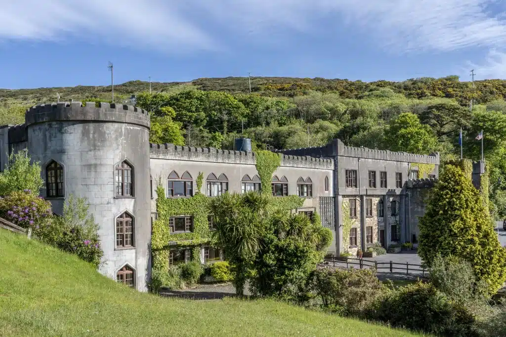 Abbeyglen castle hotel is a great place to stay on your Ireland itinerary. We stayed at Abbeyglen during our Ireland road trip, as you will see on the 7 day guide.