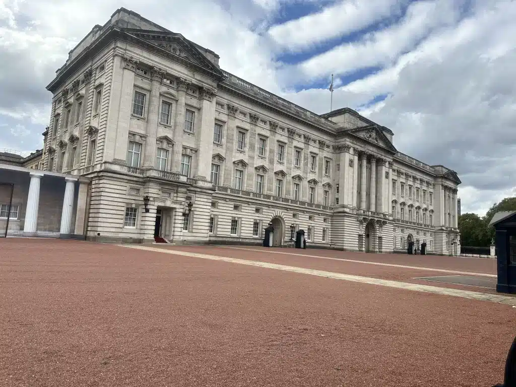 The Buckingham Palace is a must on your 7 day UK travel itinerary. 